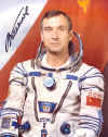 polyakovspacesuit.jpg (66160 bytes)